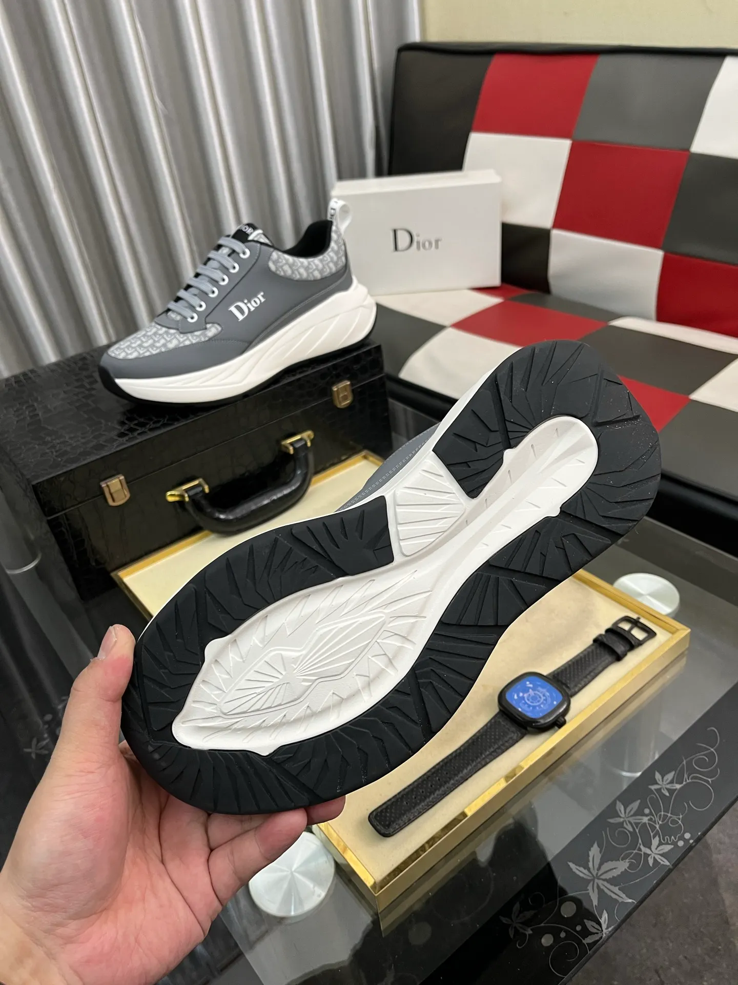 Ex-factory price: 438⌚️⌚️[Dior] Dior’s new men’s genuine leather casual shoes, the highest version on the market, any comparison is welcome🆚! The original leather has excellent texture and is super high-end! Fetal sheep net lining imported from Italy, removable pad! Luxurious materials and fine workmanship, highly recommended! Code number: 38-443️⃣Colors available
